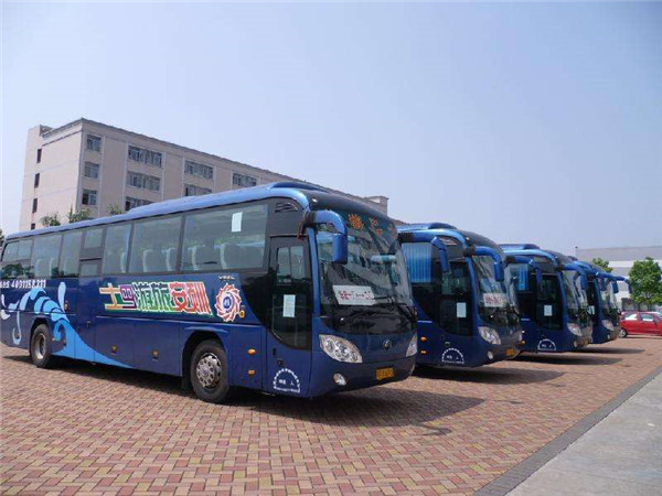 旅游大巴最安全的位置
