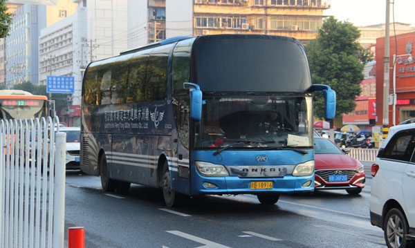 武汉租大巴价格